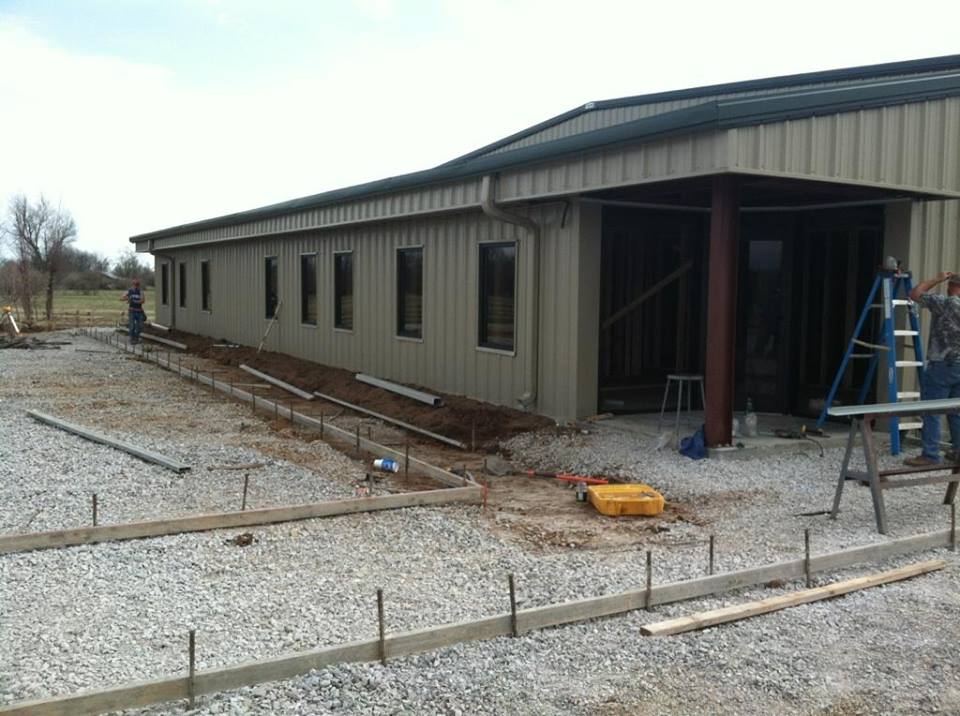 ky-retail-commercial-picture-metal-building-entry-warehouse